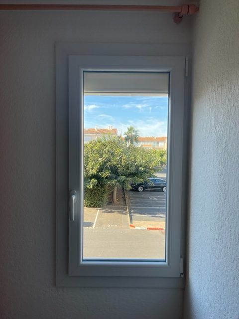 Fenêtres, porte d’entrée, porte de garage et volets roulants à Agde