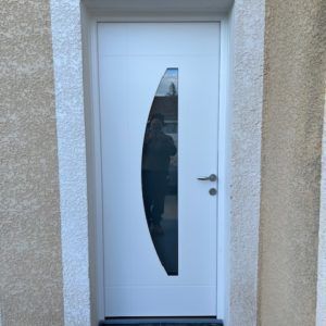 Dépose totale d'une porte d'entrée à Agde dans l'Hérault