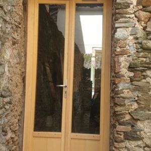 Réalisation et pose de fenêtre en bois à Bédarieux