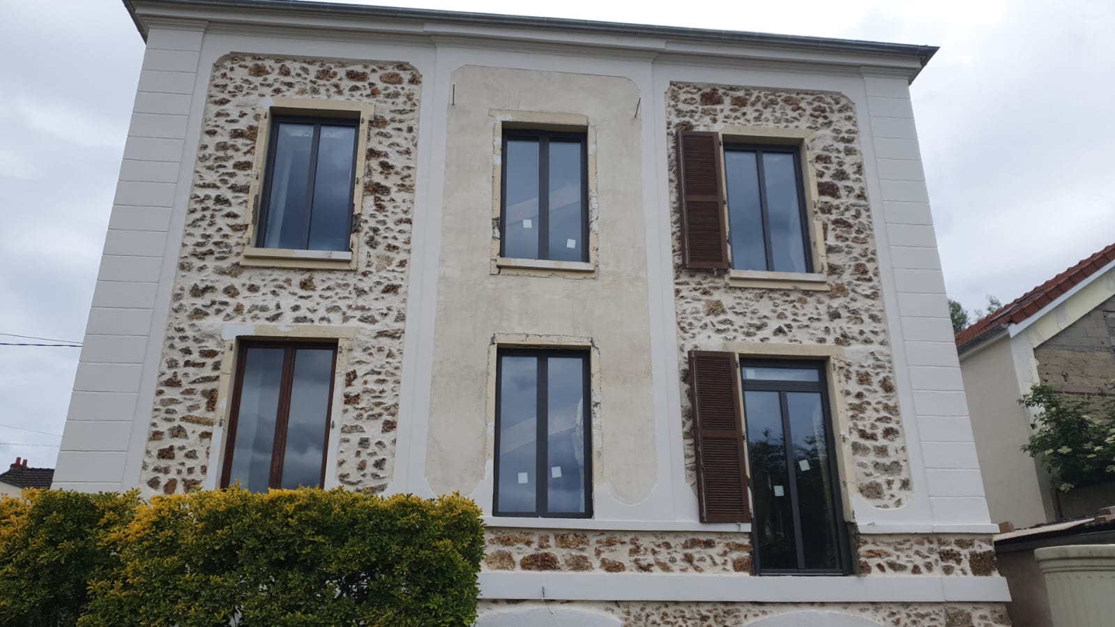 Fenêtres et porte d’entrée alu maison meulière à Montlhéry